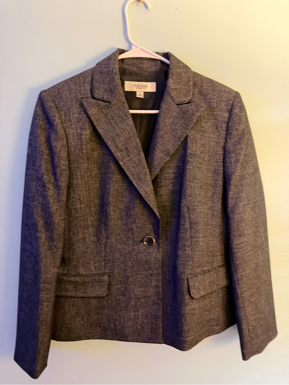 Jones Studio Gray Single-Button Tailored Blazer